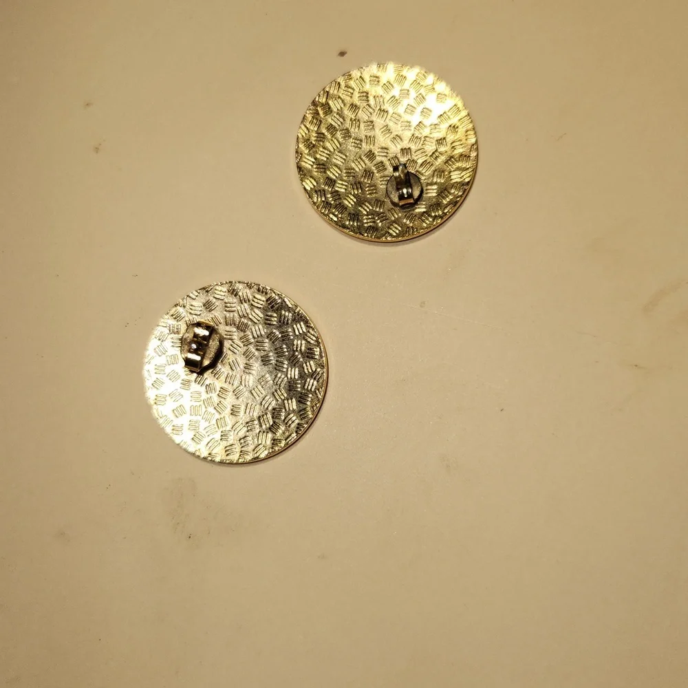 White cat enamel earrings - Picture 2 of 2